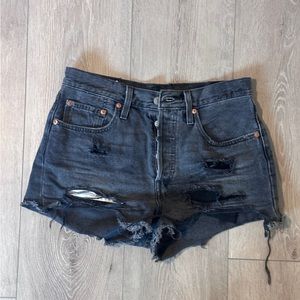 Black Levi’s shorts